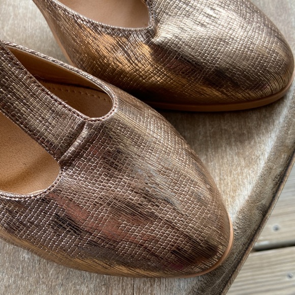 N.Y.L.A. Olysing Metallic Rose Gold T-Strap Block Heel Shoes Women's Size 11 - Picture 6 of 9